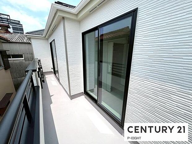 洗濯物は日当たりの良いバルコニーへ！