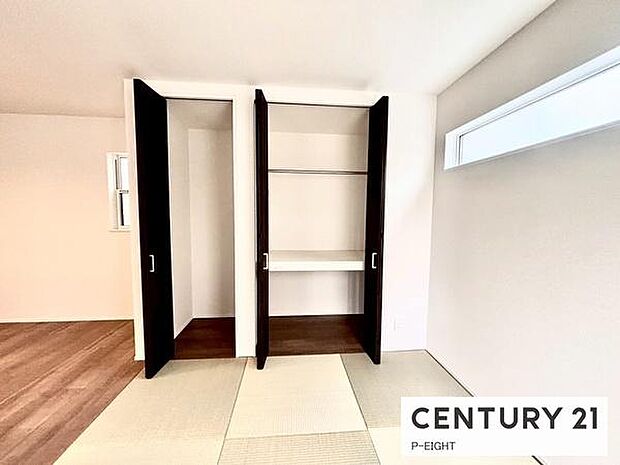 畳コーナーにも収納スペースがあります!