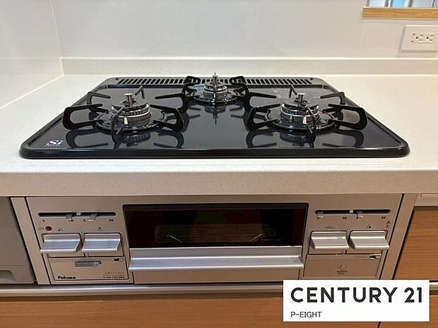 三口ガスコンロで料理もはかどりますね!グリルもあります!