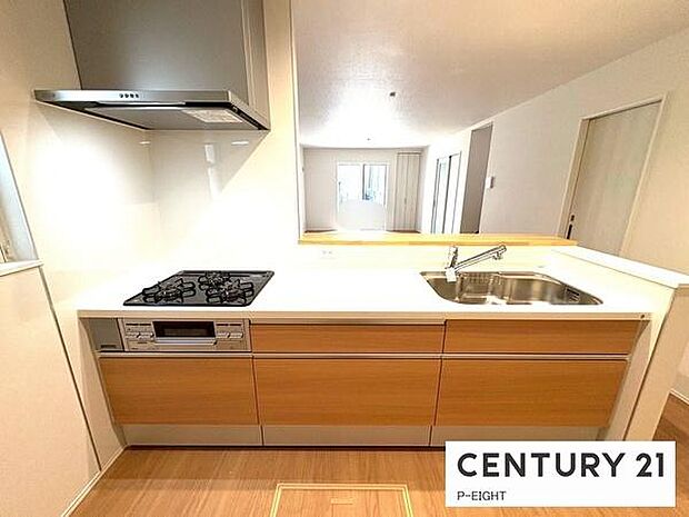 料理をしながらリビングを見渡せるつくりで、料理中も家族との会話がはずみます。