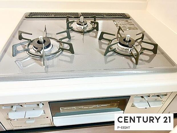 三口ガスコンロで料理もはかどりますね！グリルもあります！