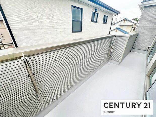 洗濯物は日当たりの良いバルコニーへ！