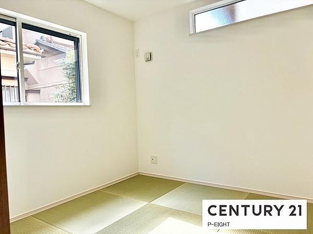 子育てや来客時に使える畳敷きの洋室あり!