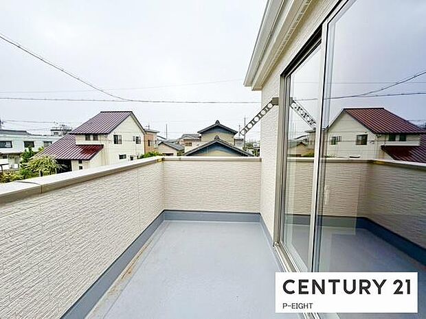 洗濯物は日当たりの良いバルコニーへ!