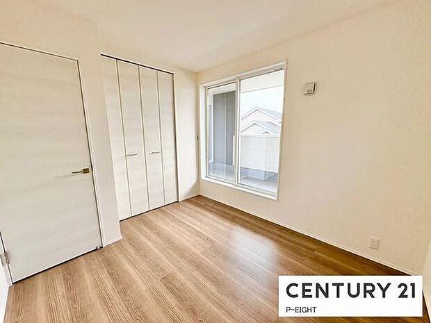 バルコニーに面している明るい部屋です！