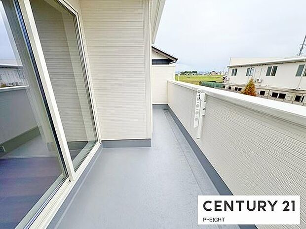 洗濯物は日当たりの良いバルコニーへ！