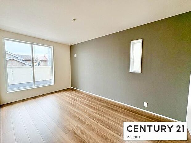 壁の色もアクセントとなりおしゃれな内装です！