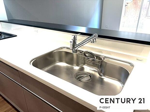 傷が付きにくい人造大理石のキッチンです！