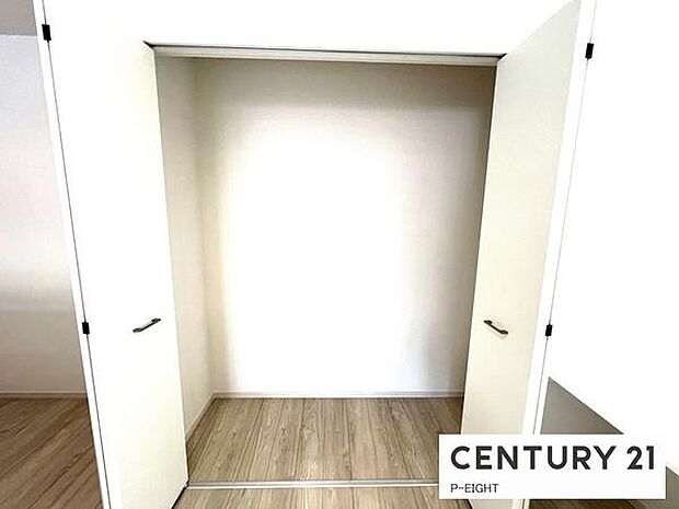 キッチンに便利なパントリーあり!