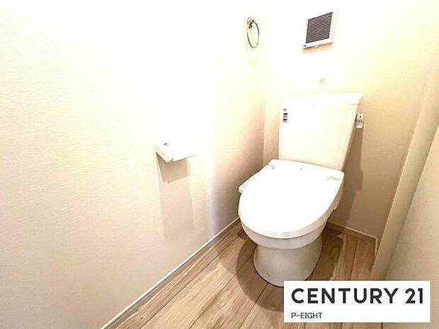 ウォシュレット付きの暖房便座で快適です!