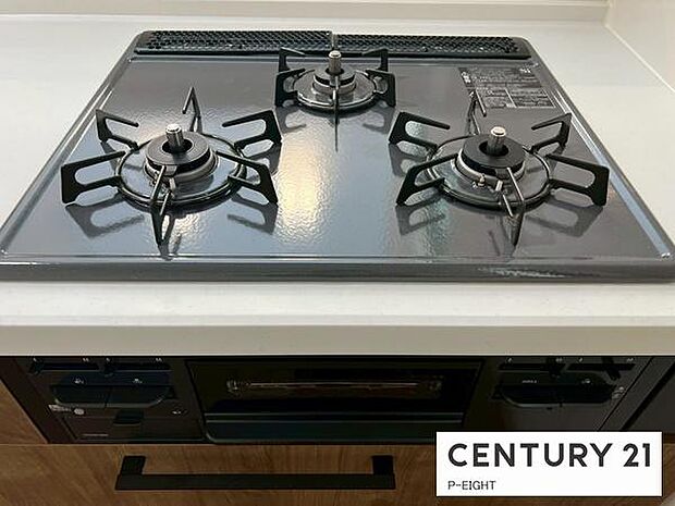 三口ガスコンロで料理もはかどりますね!グリルもあります!