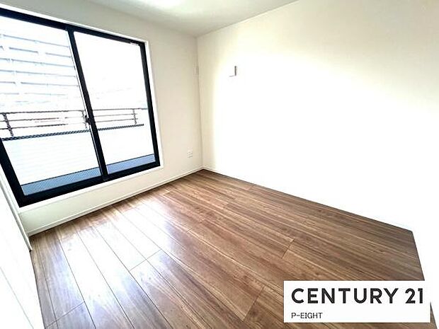 バルコニーに面した明るい部屋です!