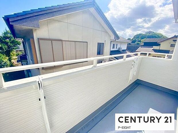 洗濯物は日当たりの良いバルコニーへ!