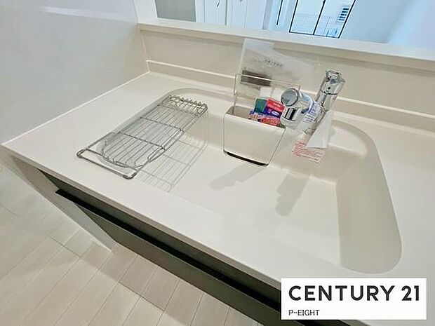 浄水器内蔵型のため、キッチン回りもスリムな印象です!