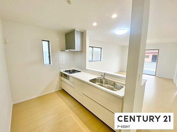 料理をしながらリビングを見渡せるつくりで、料理中も家族との会話がはずみます。