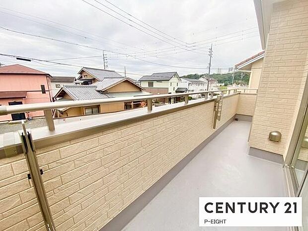 洗濯物は日当たりの良いバルコニーへ!