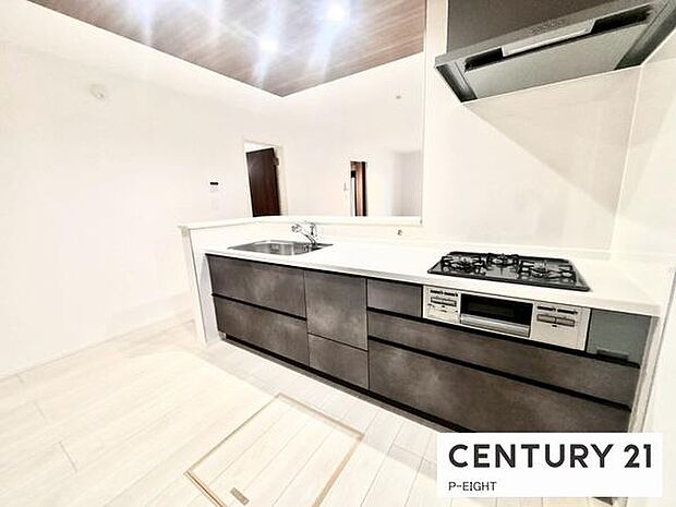 料理をしながらリビングを見渡せるつくりで、料理中も家族との会話がはずみます。