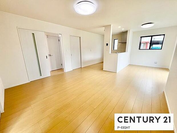 家族の笑い声が聞こえてきそうな、暖かい空間になっています。