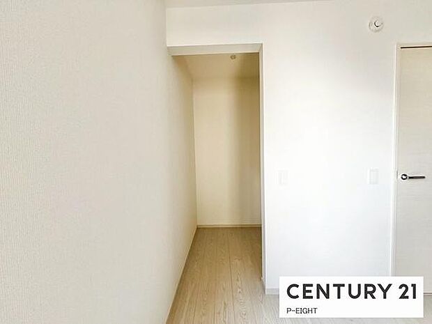 ウォークインクローゼットでたくさん収納できます!