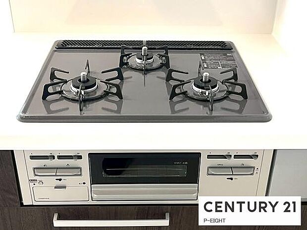 三口ガスコンロで料理もはかどりますね！グリルもあります！