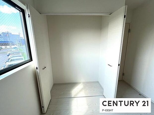 クローゼットでお部屋もスッキリ！