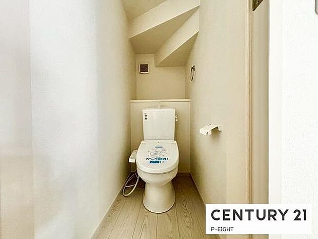 ウォシュレット付きの暖房便座で快適です！