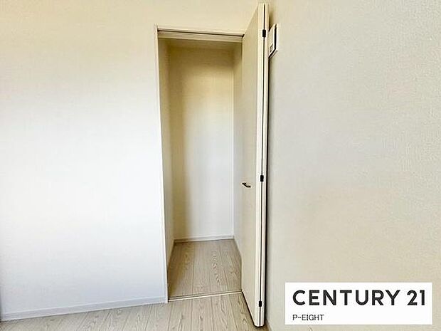 クローゼットで楽々収納！