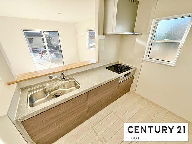 料理をしながらリビングを見渡せるつくりで、料理中も家族との会話がはずみます。