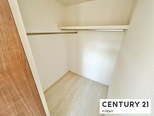 ウォークインクローゼットで楽々収納!