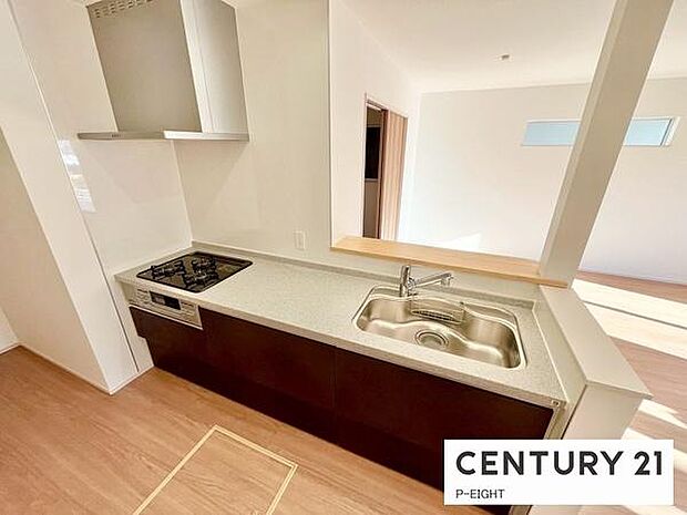 料理をしながらリビングを見渡せるつくりで、料理中も家族との会話がはずみます。