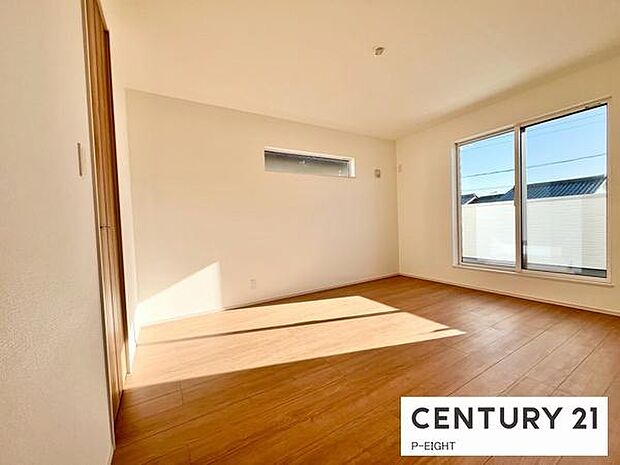 白を基調とした明るい部屋です!