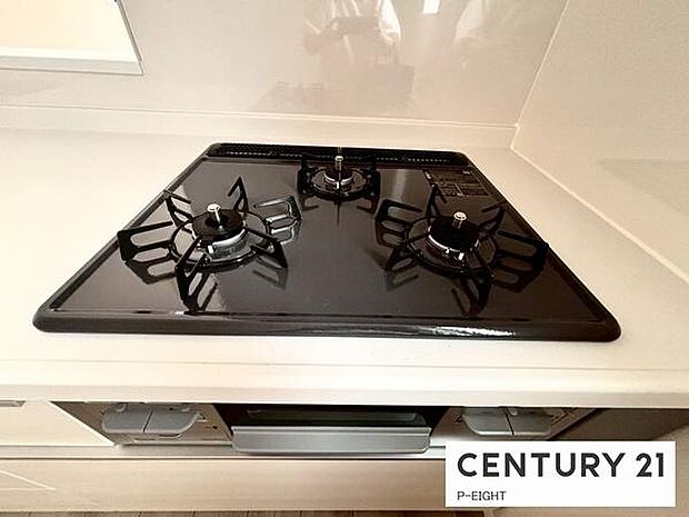 三口ガスコンロで料理もはかどりますね!グリルもあります!