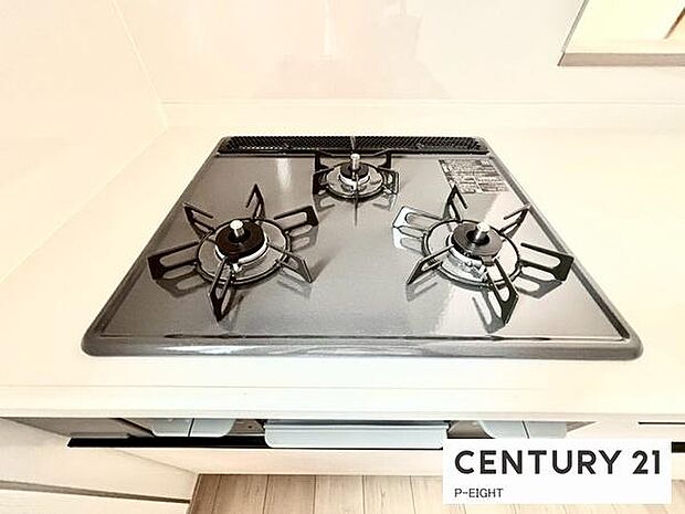 三口ガスコンロで料理もはかどりますね！グリルもあります！