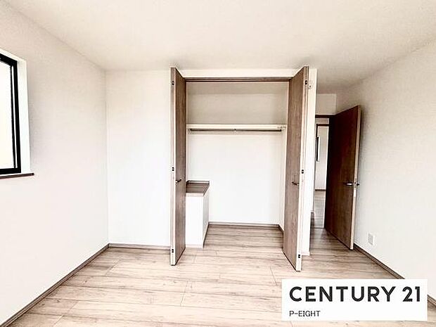 クローゼットで楽々収納！