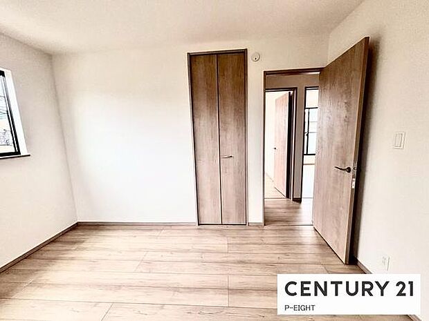 白を基調とした明るい部屋です！