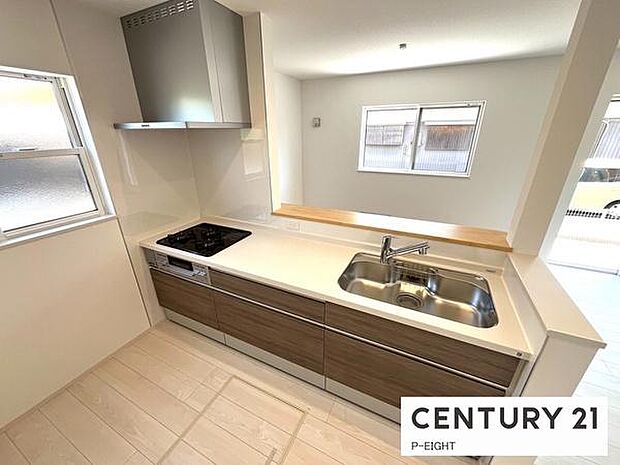 料理をしながらリビングを見渡せるつくりで、料理中も家族との会話がはずみます。