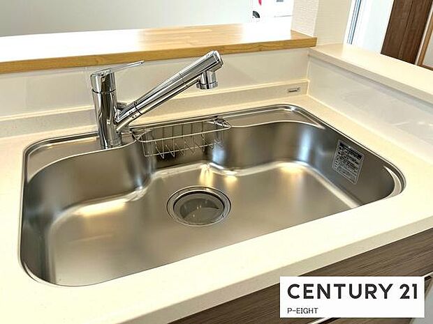 浄水器内蔵型のため、キッチン回りもスリムな印象です!