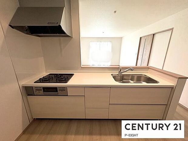 料理をしながらリビングを見渡せるつくりで、料理中も家族との会話がはずみます。