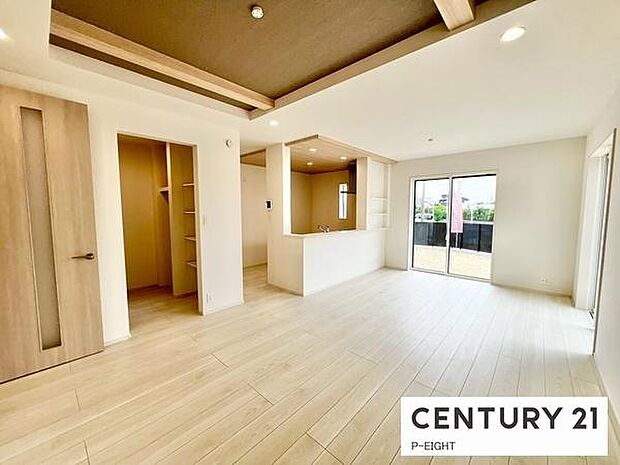 家族の笑い声が聞こえてきそうな、暖かい空間になっています。