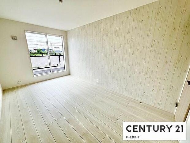 壁の色もアクセントとなりおしゃれな内装です!