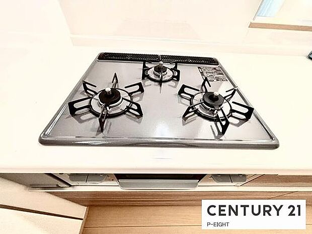 三口ガスコンロで料理もはかどりますね！グリルもあります！