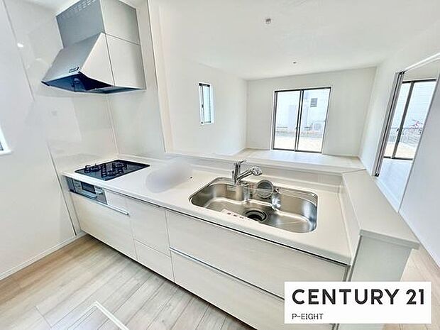 料理をしながらリビングを見渡せるつくりで、料理中も家族との会話がはずみます。