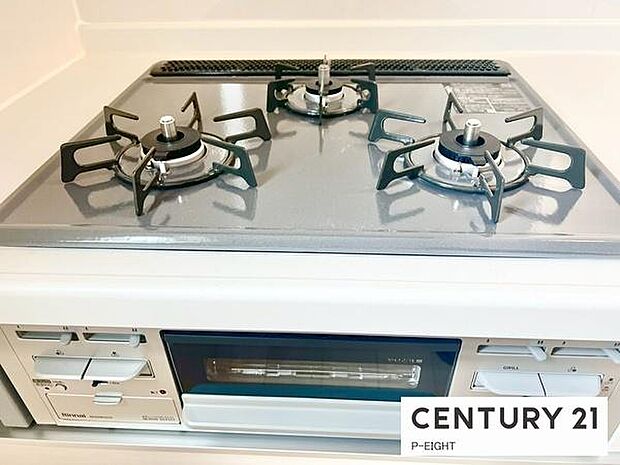 三口ガスコンロで料理もはかどりますね！グリルもあります！