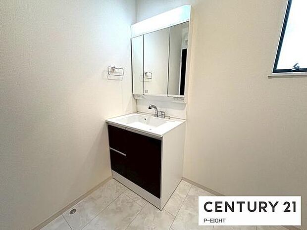 明るい洗面台で、毎日の身支度を！