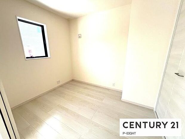 白を基調とした明るい部屋です!