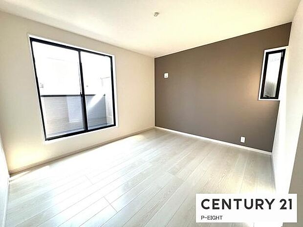 壁の色もアクセントとなりおしゃれな内装です!