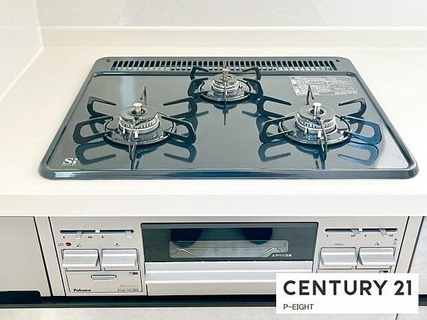 三口ガスコンロで料理もはかどりますね！グリルもあります！