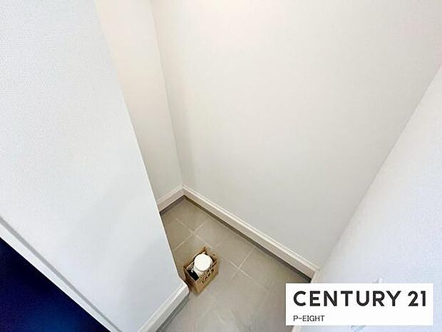 ベビーカーやゴルフクラブなども置ける便利な収納スペースがあります！