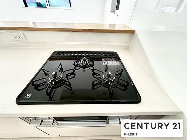 三口ガスコンロで料理もはかどりますね！グリルもあります！