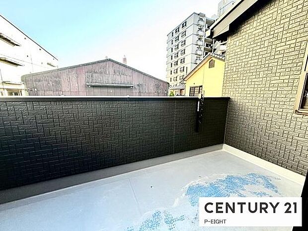 洗濯物は日当たりの良いバルコニーへ！